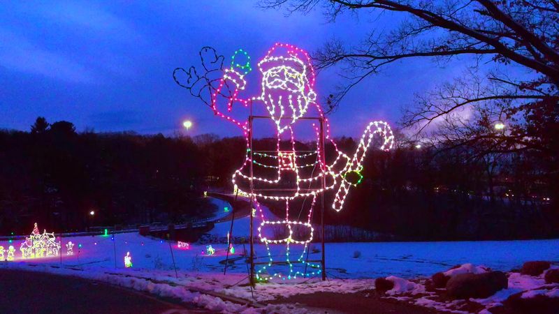 Park The Car, Grab Kettle Corn, And Find Santa