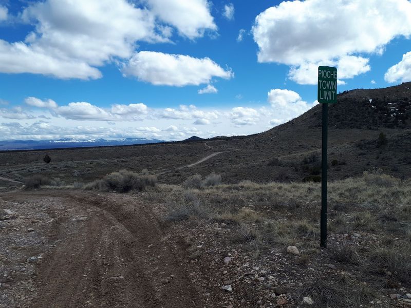 Dirt Roads And Rock Hunts
