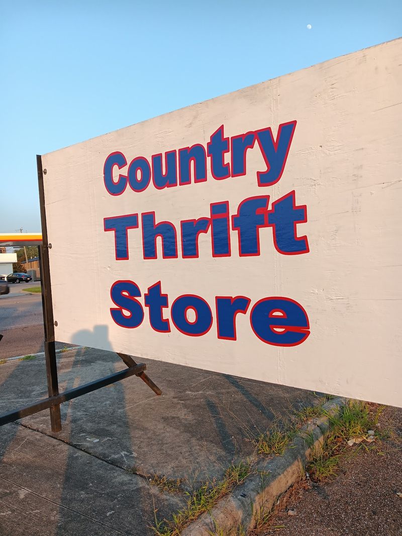 Country thrift store laurel ms