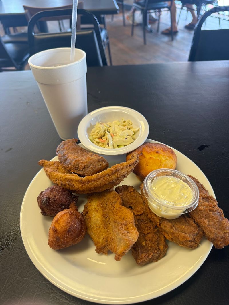 Lunch-Only Hours To Plan Around
