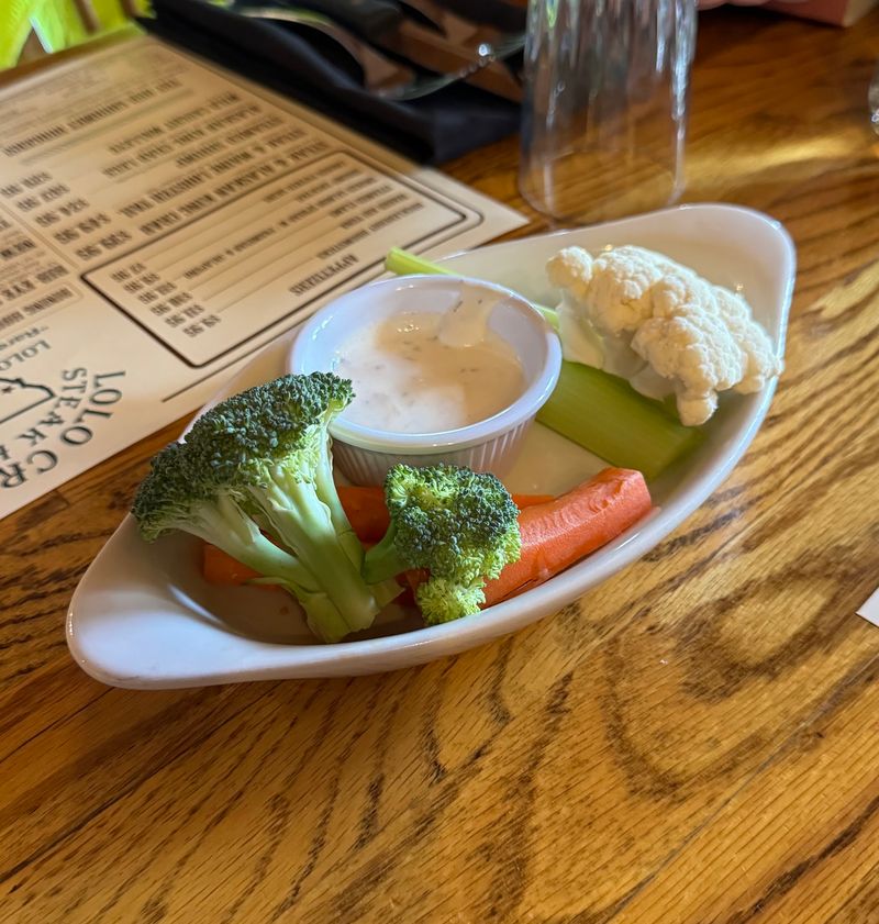 A Veggie Tray That Wins Hearts