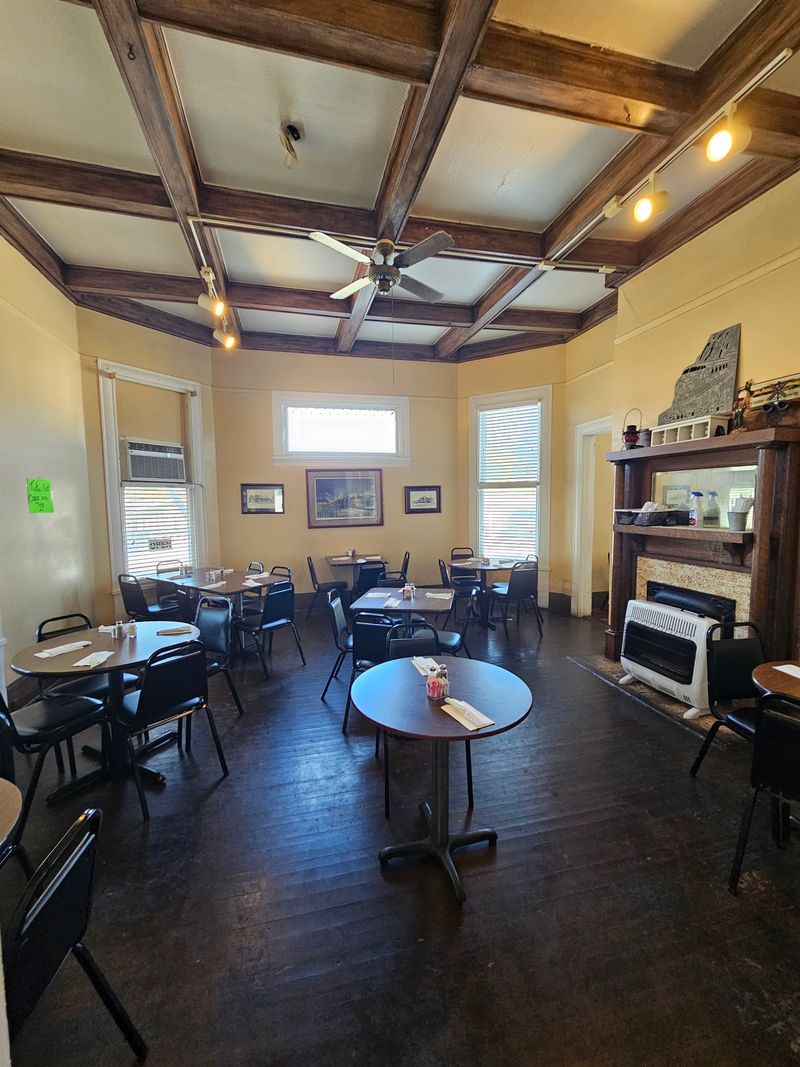 Cozy Rooms With A Hometown Feel
