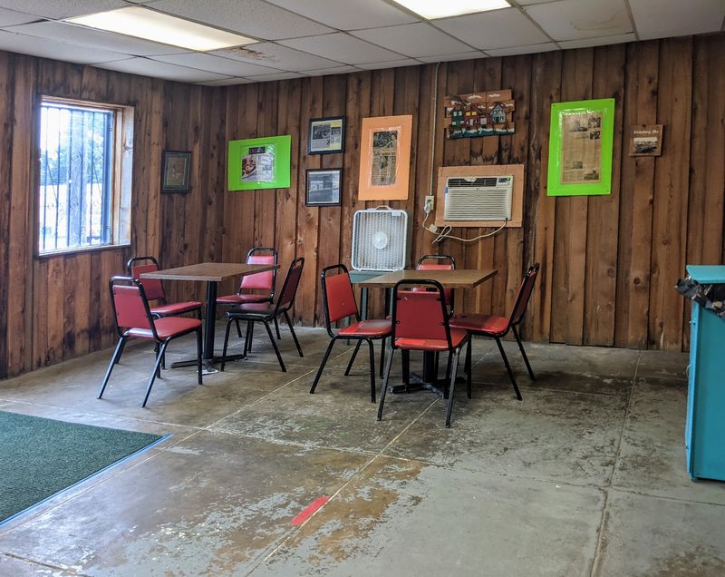 Southern Hospitality in a Pint-Sized Room