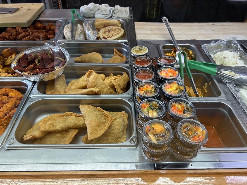 Los Latinos Deli & Grill - Long Beach