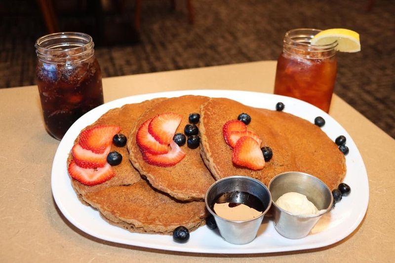 Omelets, Pancakes, And A Breakfast Lineup Built For Big Appetites