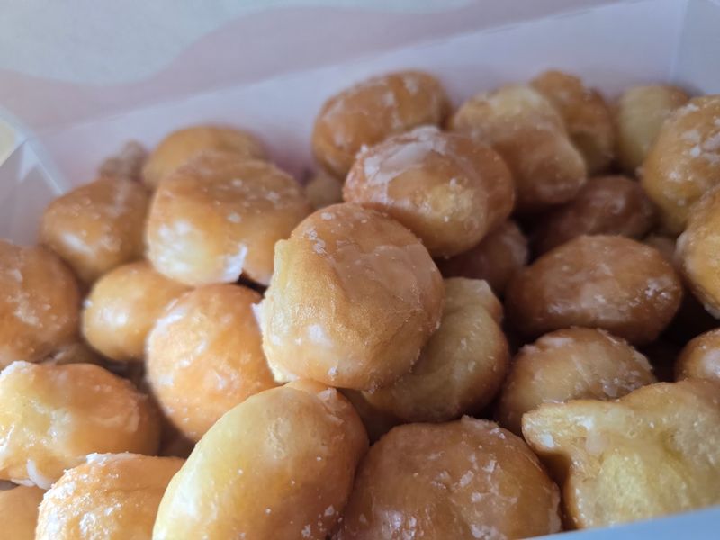 Glazed Donuts With A Delicate Crunch