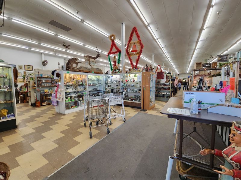 Originals Mall of Antiques
