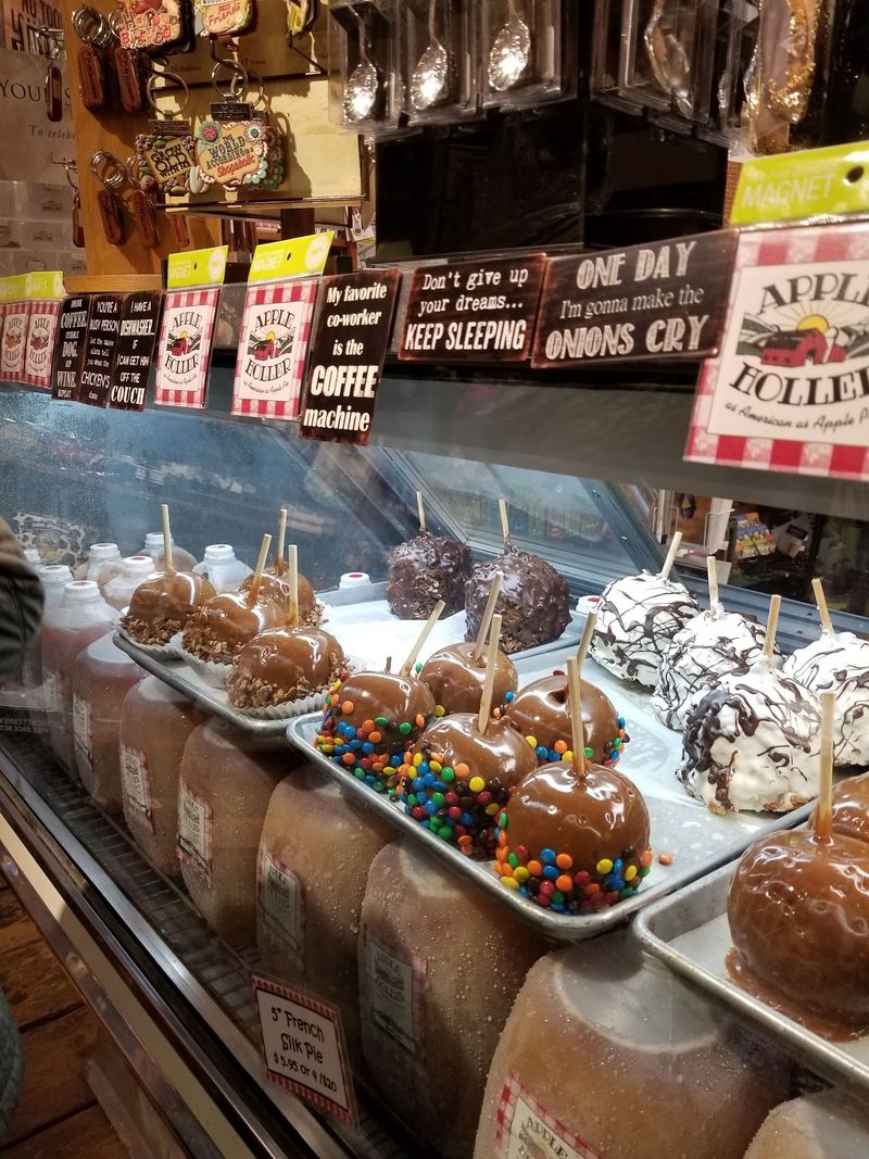 Caramel Apples Get The Royal Treatment Here
