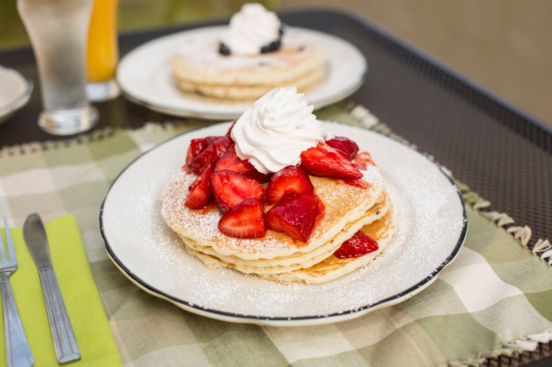 Breakfast Crowds And Late Night Cravings