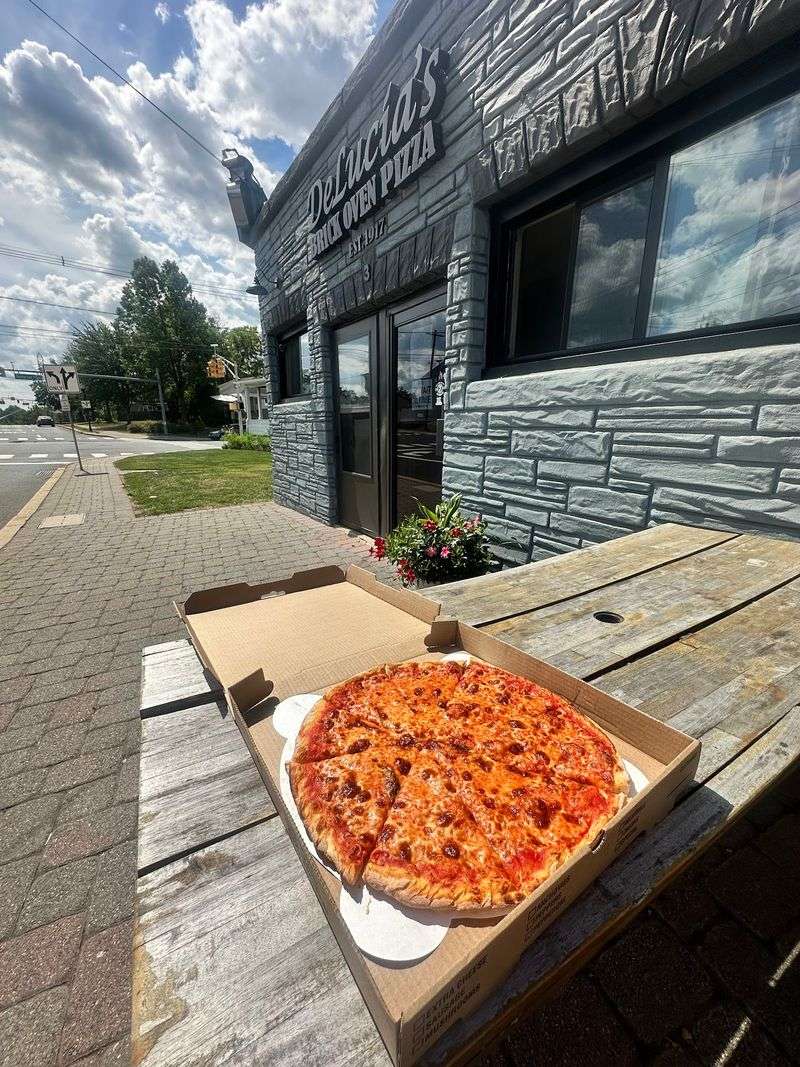 Thin Crispy Crust With Zero Flop