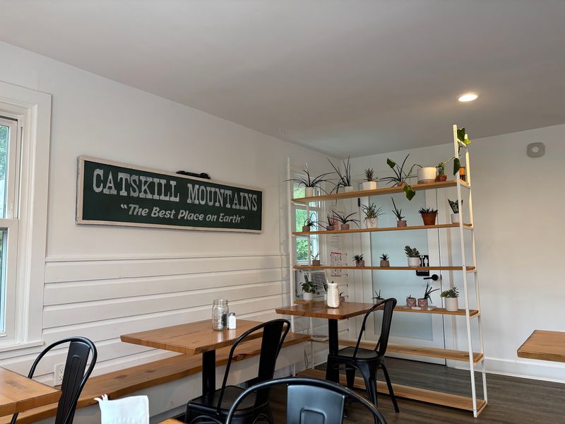 Folsom Point Cafe