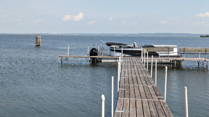 Lakeside Views That Make Dinner Feel Special