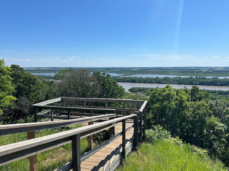 A Scenic Loop Packed With Overlooks Costs Nothing To Drive