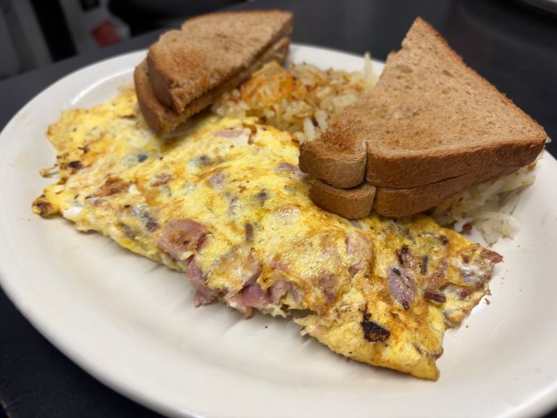 Classic Breakfast Plates Keep It Simple And Filling