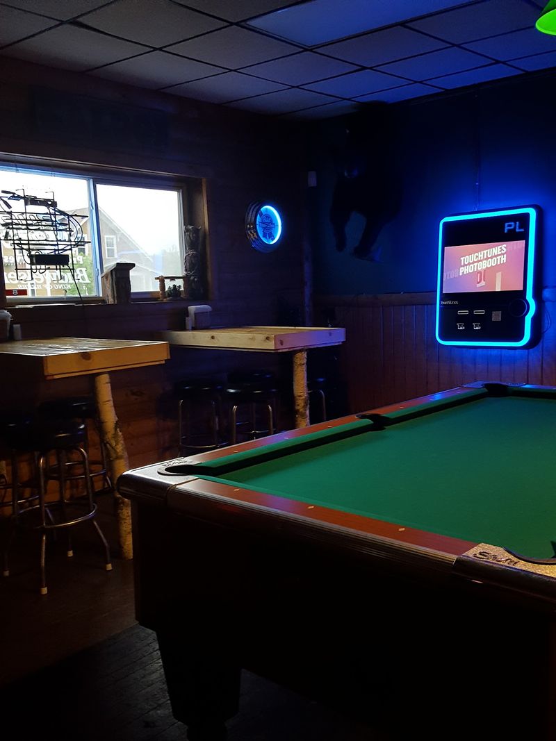 Game Day And Jukebox Tunes Keep Things Lively