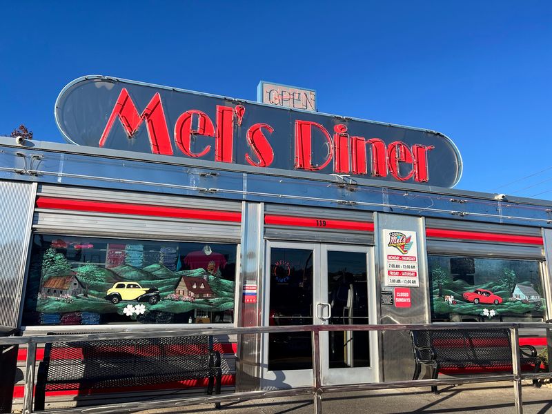 Mel's Classic Diner
