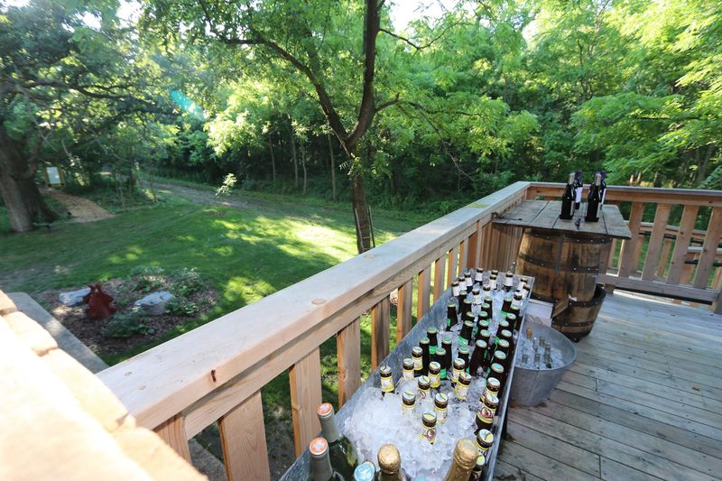 A Groom's Cabin Built For A Relaxed Morning