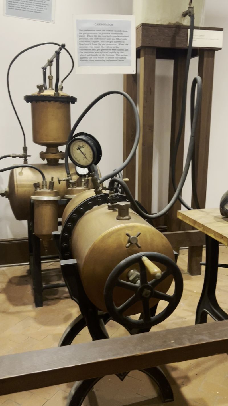 Hutchinson Bottles And Early Machinery