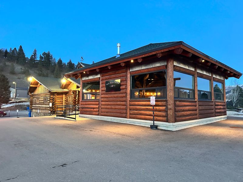 A Log Cabin Built For Hungry Travelers