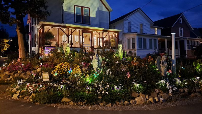 Porch Signs That Speak Volumes