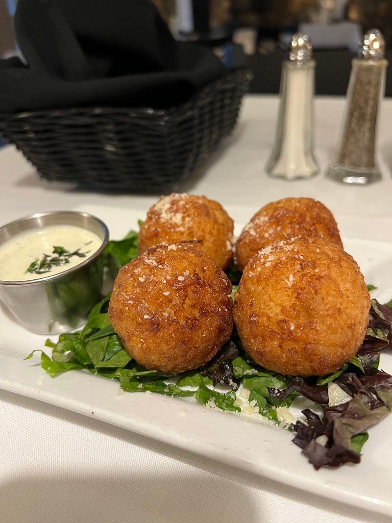 Cardone's Restaurant & Bar