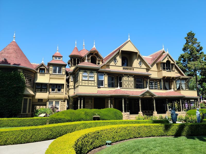 A Mansion Built On Mystery