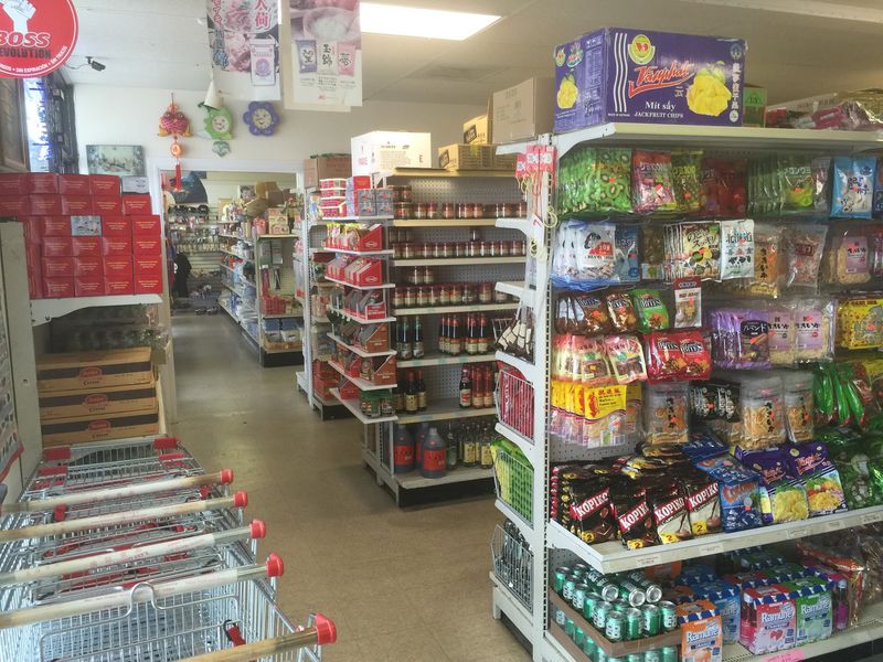 A Family Market on Hardy Street