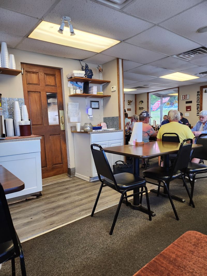 A Fish Shack That Really Does Float On The Ohio