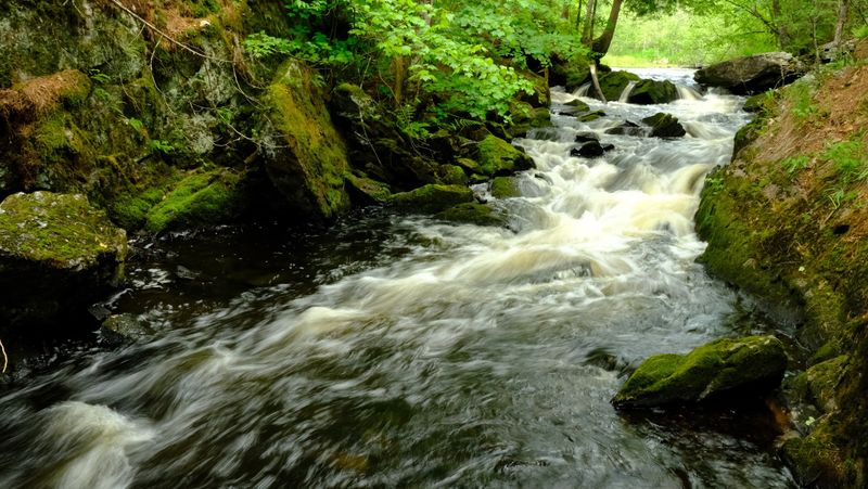 A Waterfall Worth Pulling Over For Sits Practically Next To The Road