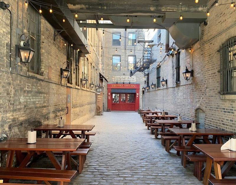 A Smokehouse Tucked Into the West Loop
