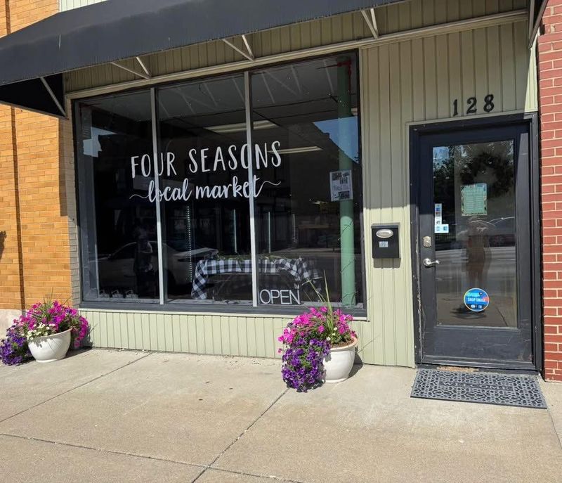 A Year Round Farmers Market With Downtown Roots