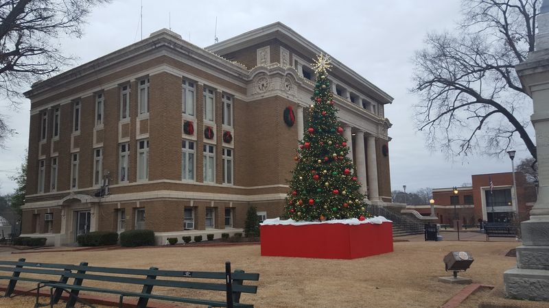A County Seat on the Tennessee Line