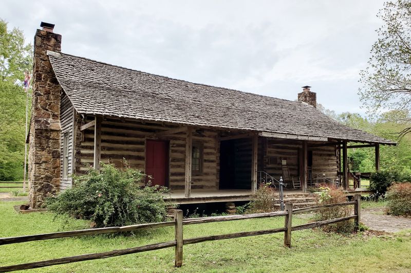 A Pioneer Village Beside the Natchez Trace