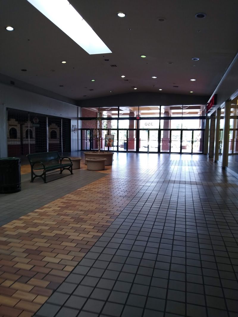 A Shopping Center Near Mississippi's Antique Capital
