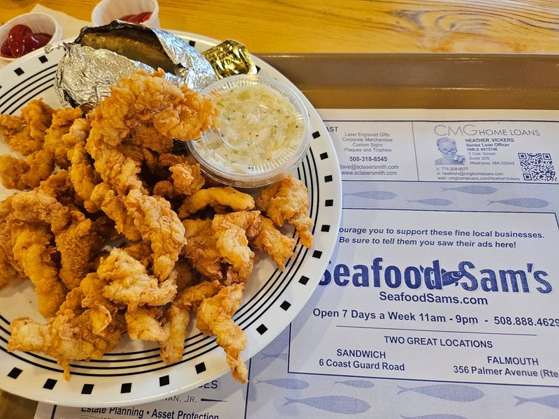 The Full Fried Clam Platter Worth Every Penny