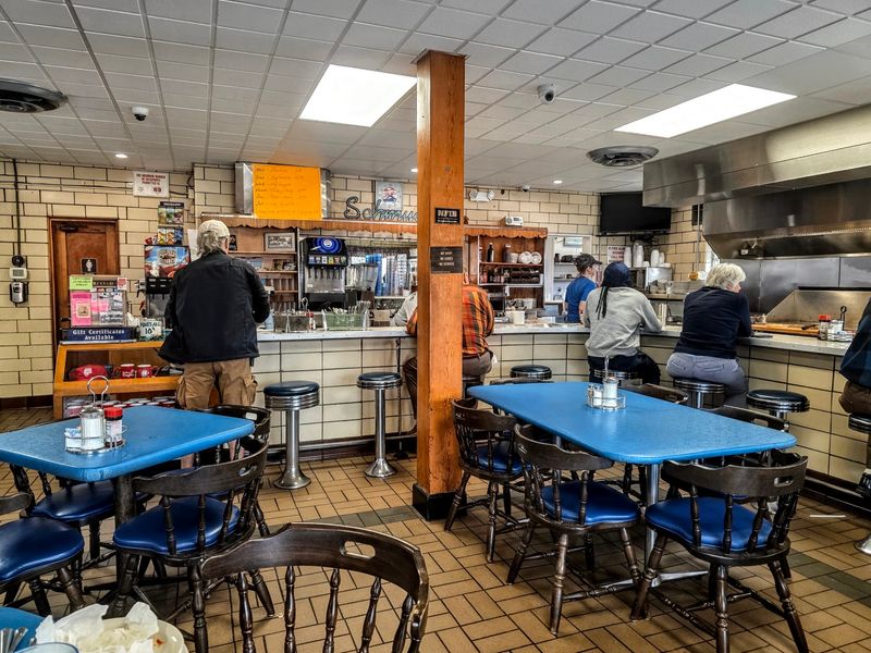 A Yellow Brick Diner On Toledo's West Side Worth Finding