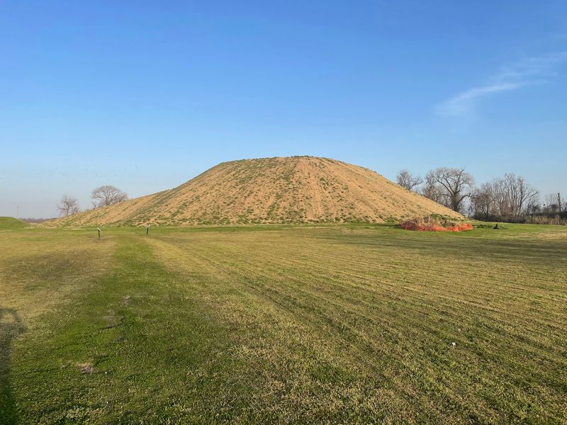 An Ancient Ceremonial City In The Mississippi Delta