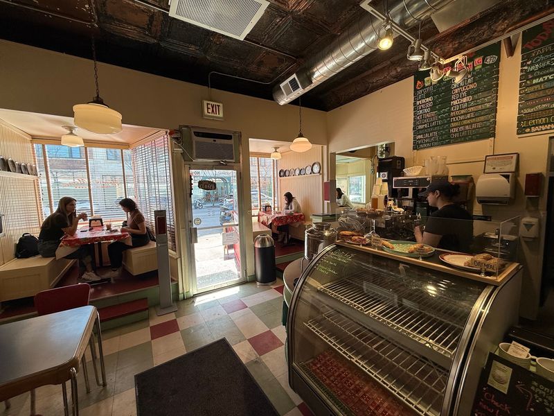 A West Town Pie Shop With Old-Fashioned Goals