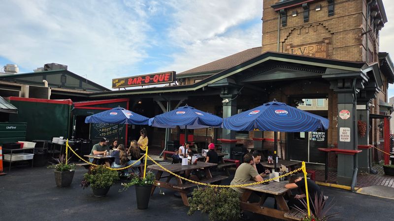 You Will Eat Ribs Inside A Railroad Station Built In 1905