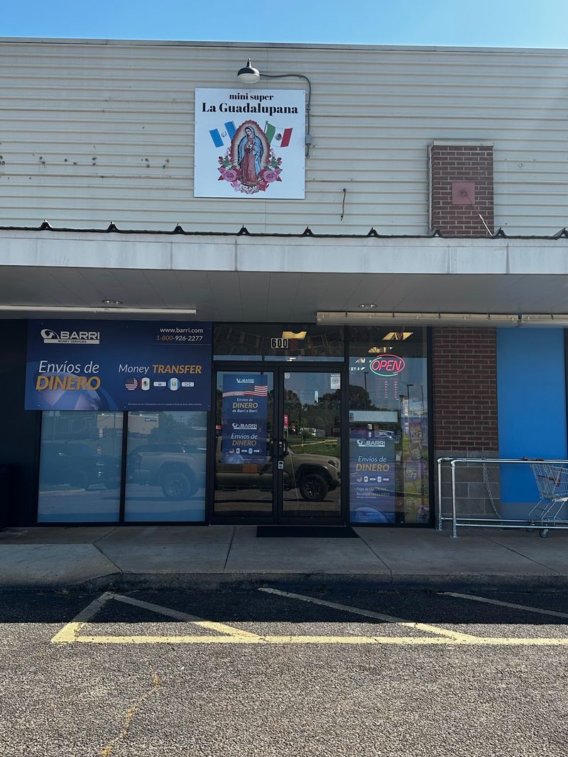 A Neighborhood Market on Rabbit Drive