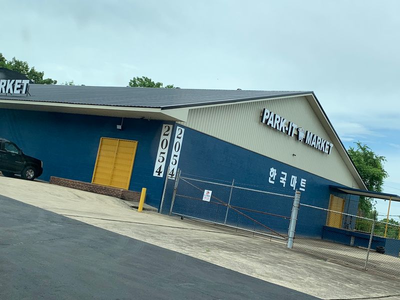 A Family Grocery Business That Continued To Grow