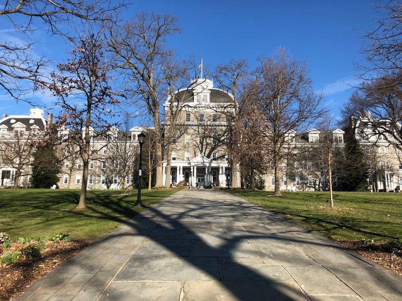 Financial Aid Without The Loan Strings