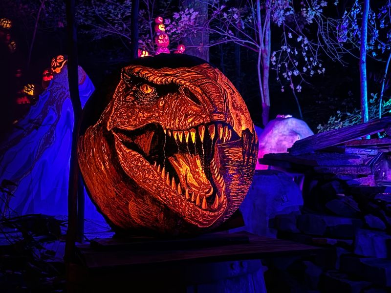 Somebody Carved A Dinosaur Out Of Gourds, And It Is Glorious