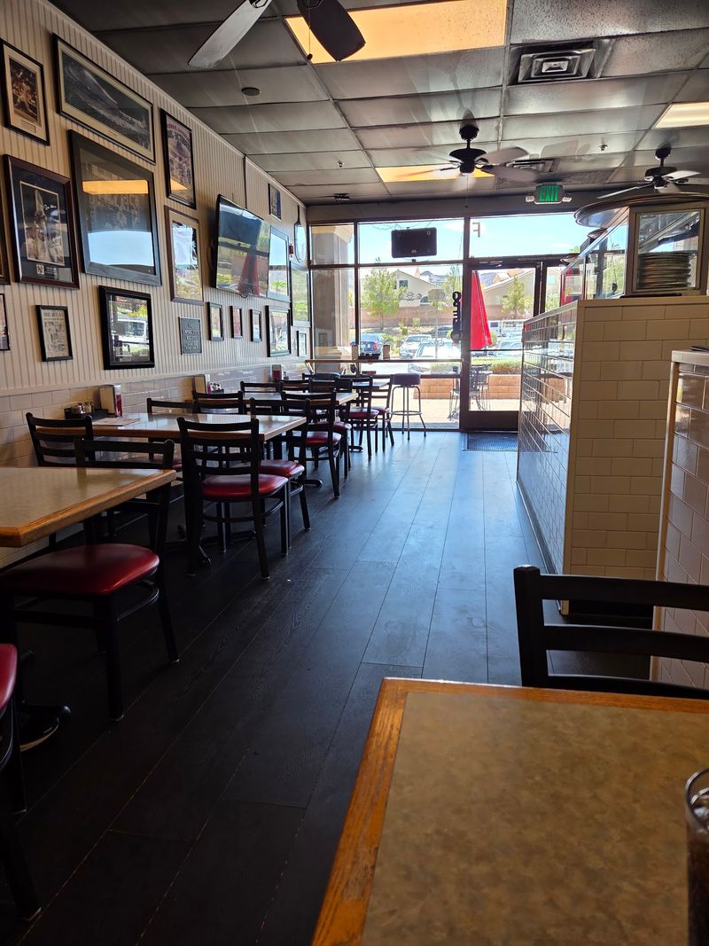 Anthony’s Pizza & Deli