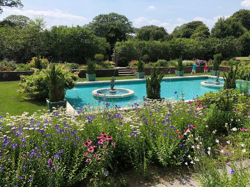 Formal Gardens Worth A Slow Lap