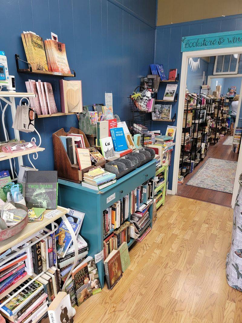 Blind Dates, Gadgets, And Bookish Gifts