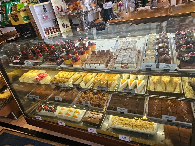 Omonia Cafe
