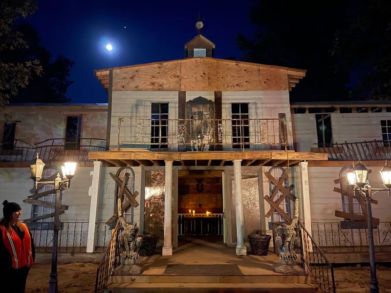 Dark Raven Brings Old-School Mansion Chills