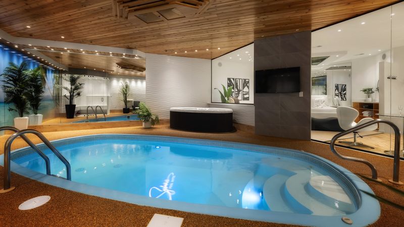 Sybaris Pool Suites Mequon, Mequon, Wisconsin