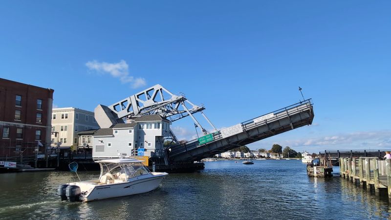 Watch A 100-Year-Old Bridge Lift Right Before Your Eyes